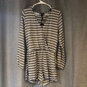 Grey and white romper, forever 21, size M, new.